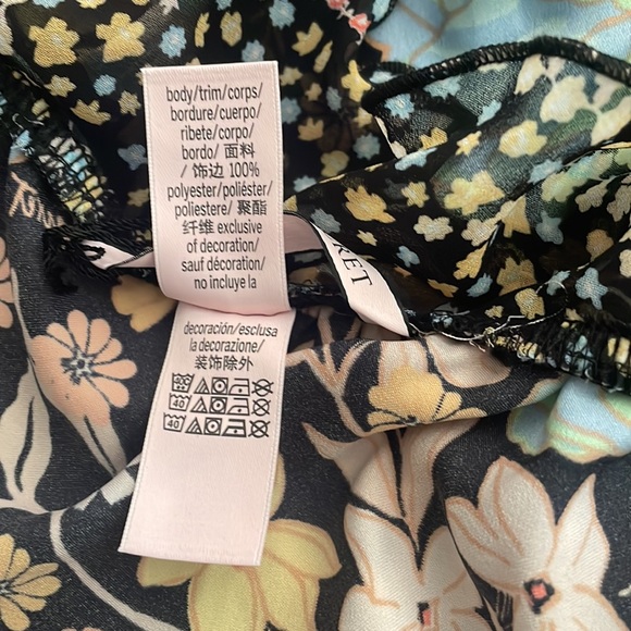 Victoria’s Secret short romper - Picture 4 of 4